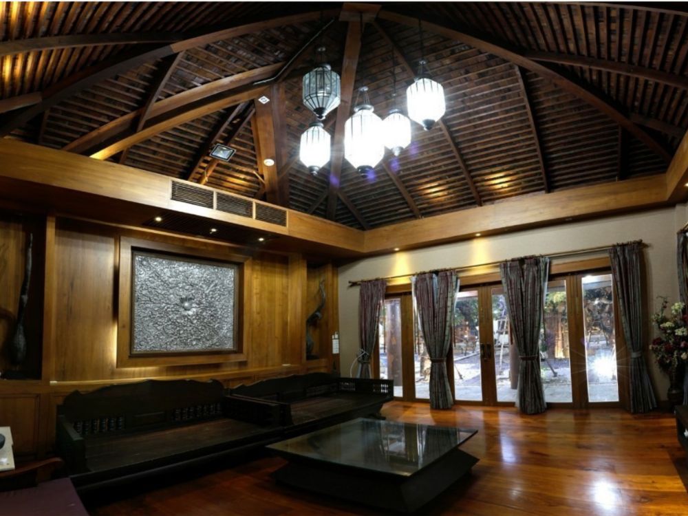 For SaleHouseKaset Nawamin,Ladplakao : A single house outside the resort style project, Soi Nuanchan, decorated with more than 100 years of teak wood.