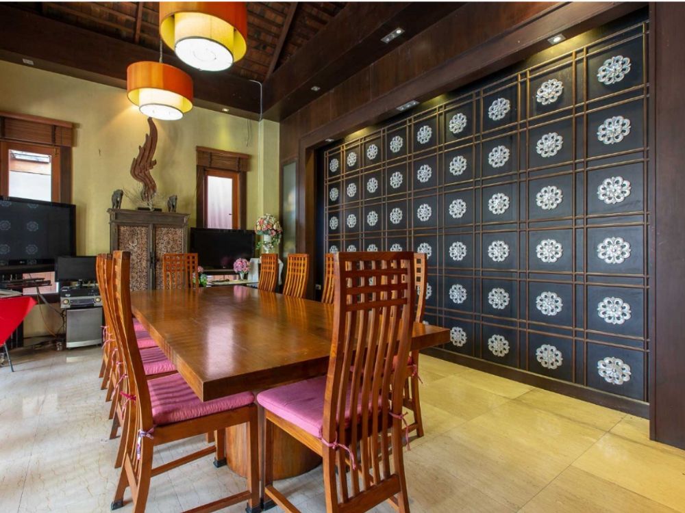 For SaleHouseKaset Nawamin,Ladplakao : A single house outside the resort style project, Soi Nuanchan, decorated with more than 100 years of teak wood.