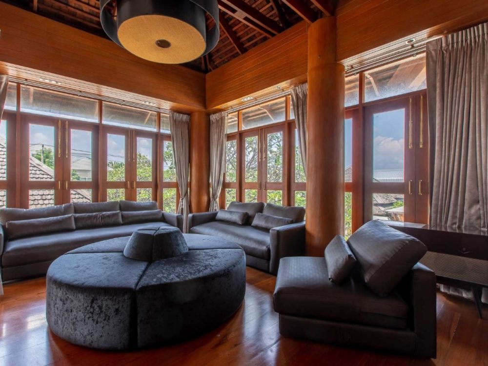 For SaleHouseKaset Nawamin,Ladplakao : A single house outside the resort style project, Soi Nuanchan, decorated with more than 100 years of teak wood.