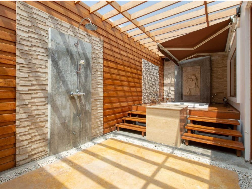 For SaleHouseKaset Nawamin,Ladplakao : A single house outside the resort style project, Soi Nuanchan, decorated with more than 100 years of teak wood.