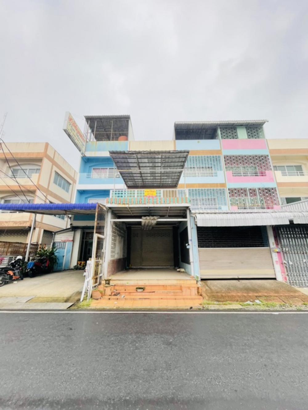 For SaleShop HouseNonthaburi, Bang Yai, Bangbuathong : ‼️ 3 and a half storey commercial building for sale 🔻 Next to Bang Bua Thong Road, Soi Pailin, around Bua Thong Thani University