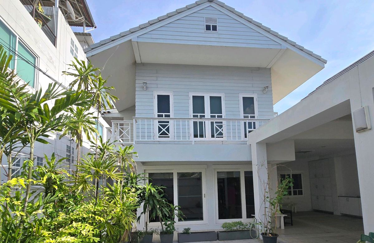 ให้เช่าบ้านพระราม 9 เพชรบุรีตัดใหม่ RCA : ให้เช่า บ้านเดี่ยว2ชั้น  พื้นที่64 ตรว.อยู่ถนน พระราม9 ใกล้ห้างเดอะไนท์