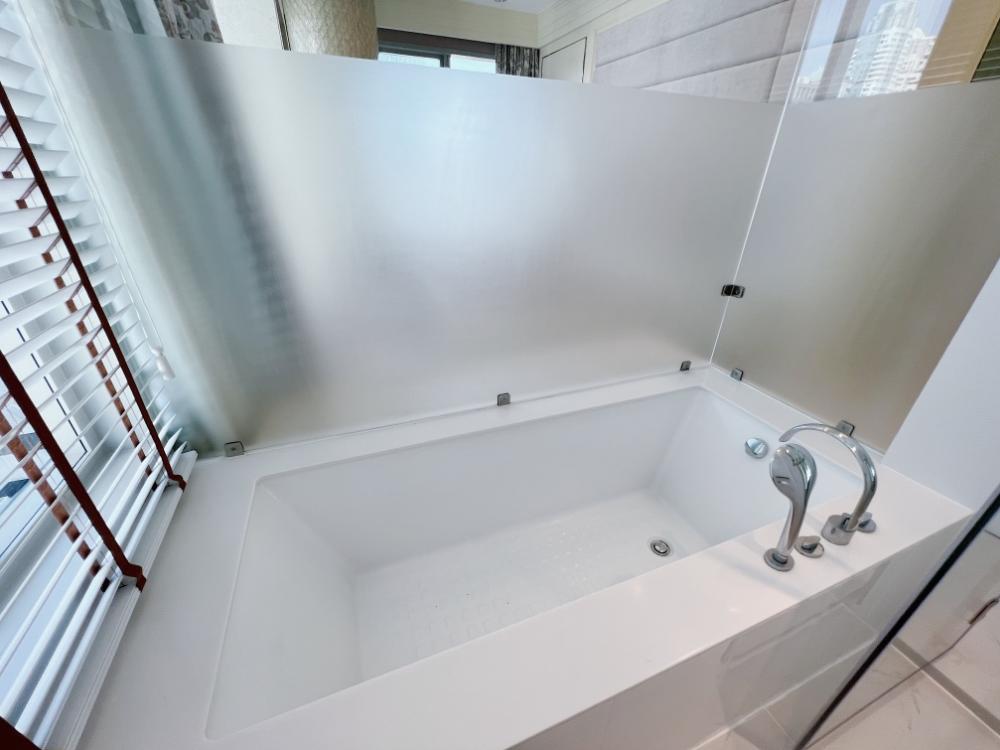 ให้เช่าคอนโดวิทยุ ชิดลม หลังสวน : Rent ✨ 185 Rajdamri ✨Super Luxury Condominium from Raimond Land (video available)