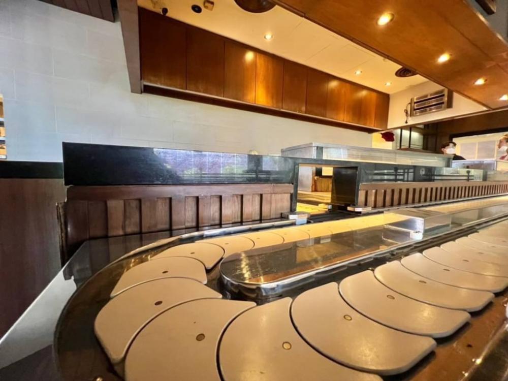 For rent: Japanese restaurant, decorated in a luxury style, good location in Thonglor, Sukhumvit 55 area, with parking available 🚗 Loading...