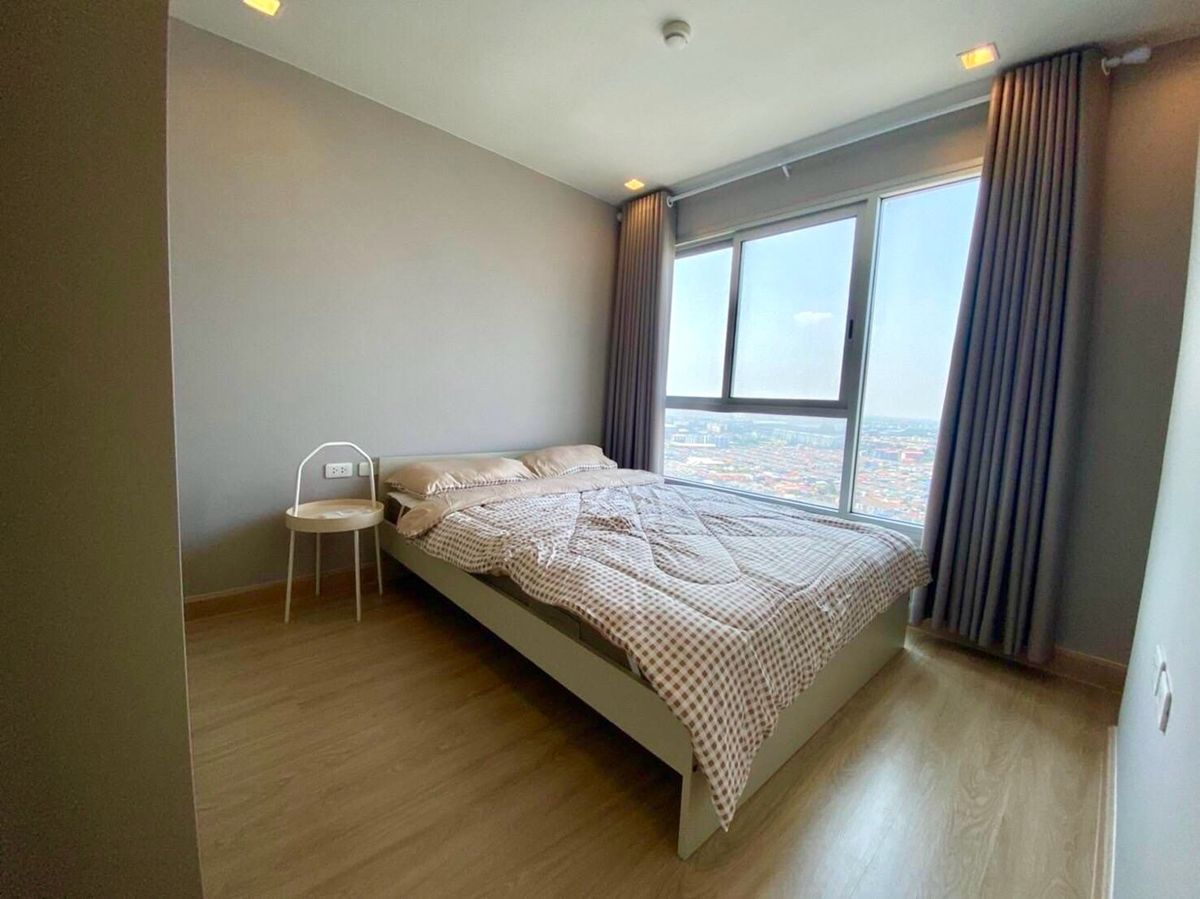 For RentCondoNonthaburi, Bang Yai, Bangbuathong : For rent‼ ️ Casa Condo @MRT, Bang Yai Intersection, Floor 30‼ ️ Size 21 sq.m. The room has a washing machine.