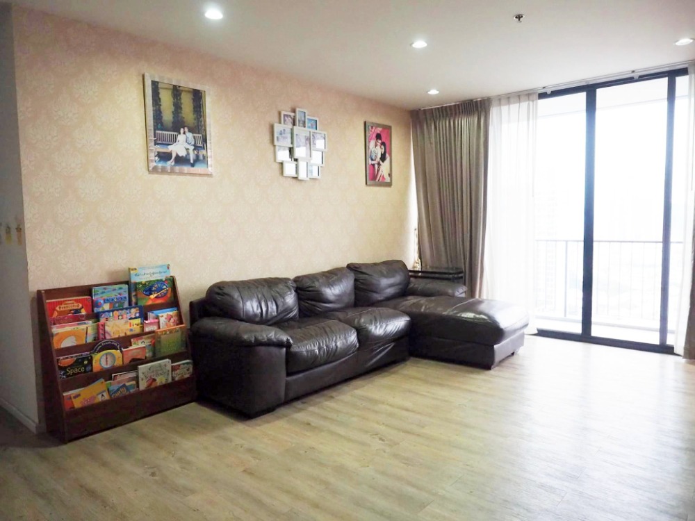 ขายคอนโดลาดพร้าว เซ็นทรัลลาดพร้าว : ขาย คอนโด The Issara ลาดพร้าว 3 ห้องนอน 3 ห้องน้ำ 138 ตรม. ห้องวิวโล่ง ติด ถ. ลาดพร้าว และใกล้ MRT และ BTS