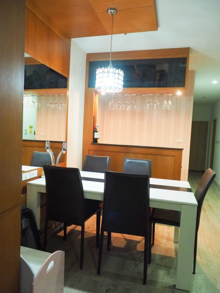 ขายคอนโดลาดพร้าว เซ็นทรัลลาดพร้าว : ขาย คอนโด The Issara ลาดพร้าว 3 ห้องนอน 3 ห้องน้ำ 138 ตรม. ห้องวิวโล่ง ติด ถ. ลาดพร้าว และใกล้ MRT และ BTS