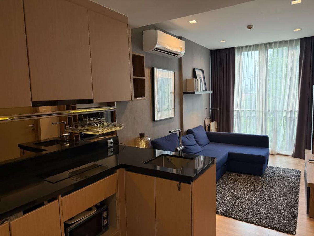 ให้เช่าคอนโดสุขุมวิท อโศก ทองหล่อ : ☘️ให้เช่าคอนโดOka Haus Sukhumvit 36 ติดถนนใหญ่ พระราม4 ขนาด 27 ตรม.1ห้องนอนห้องสวย เฟอร์ครบ เพียง 25000-