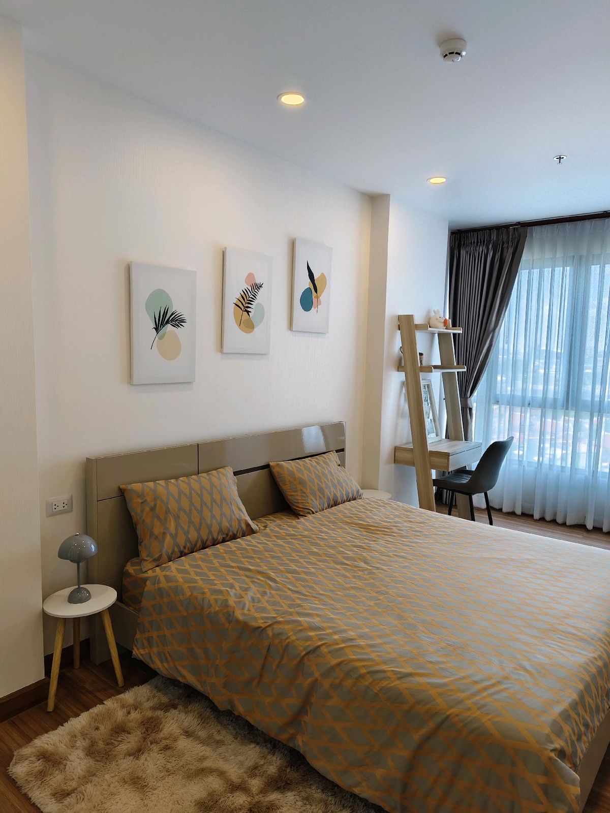 For RentCondoWongwianyai, Charoennakor : N E W ! Condo for Rent : Supalai Permier CharoenNakorn 1 Bed / 48 sqm / FL 10-15