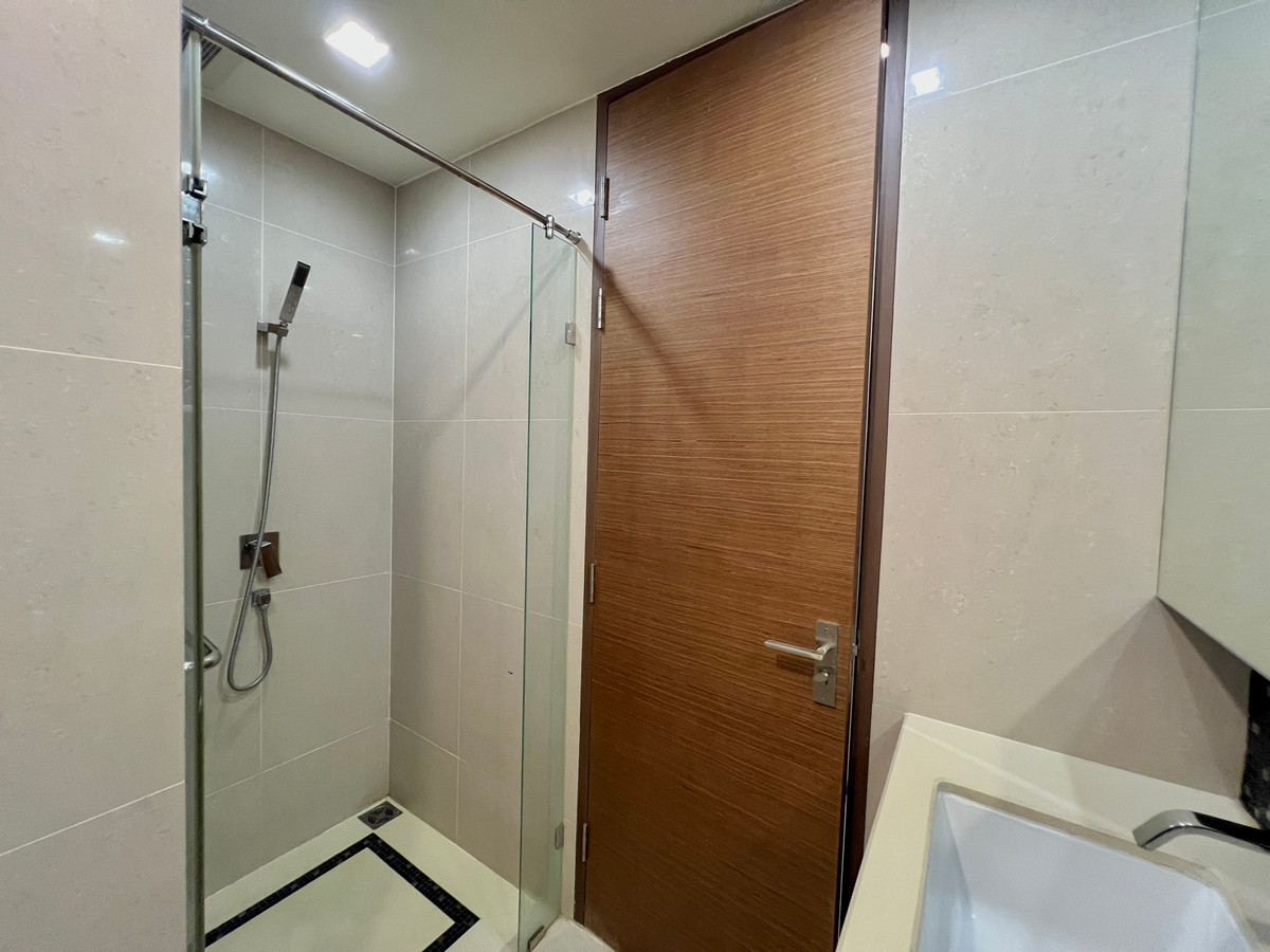 For RentCondoSathorn, Narathiwat : ( UL2601051 ) Tel/Line 096-2479369 , FOR RENT THE ADDRESS SATHORN 2 Bedroom 2 Bathroom 82 SQ.M. Rare Item!!