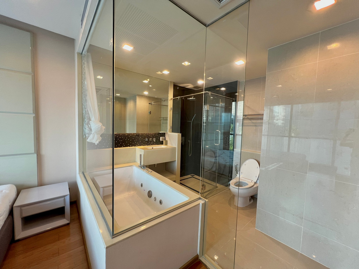 For RentCondoSathorn, Narathiwat : ( UL2601051 ) Tel/Line 096-2479369 , FOR RENT THE ADDRESS SATHORN 2 Bedroom 2 Bathroom 82 SQ.M. Rare Item!!