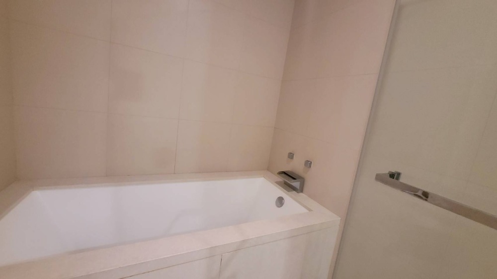 For RentCondoWongwianyai, Charoennakor : For Rent⭐Luxury Condo River View⭐3 Bedroom⭐132 Sq.m⭐Near ICONSIAM 