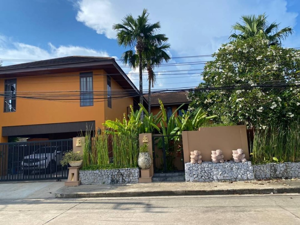 For RentHousePattanakan, Srinakarin : Single house for rent at patthanakarn