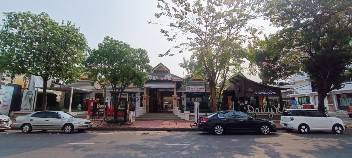 ให้เช่าร้านค้า/ตลาดนัดพัฒนาการ ศรีนครินทร์ : ให้เช่าพื้นที่ทำร้านค้า หลังห้าง Paradise Park