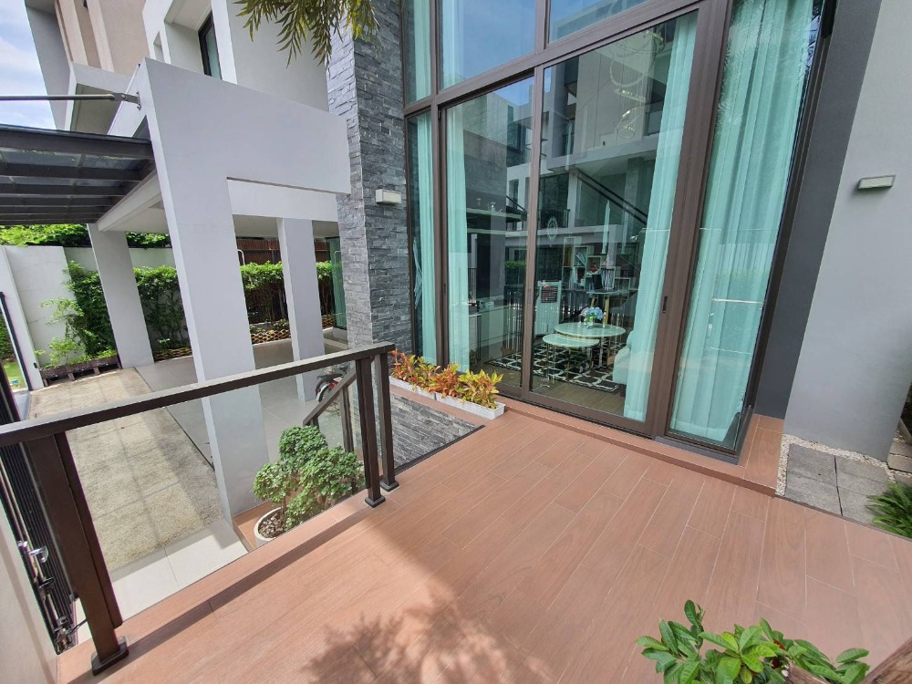 ขายบ้านเลียบทางด่วนรามอินทรา : ขายขาดทุน บ้านเดี่ยวหรู ระดับ Super Luxury โครงการบ้านกลางเมือง คลาสเซ่ (Baan Klang Muang CLASSE) เกษตรนวมินทร์ สุคันธสวัสดิ์ มัยลาภ