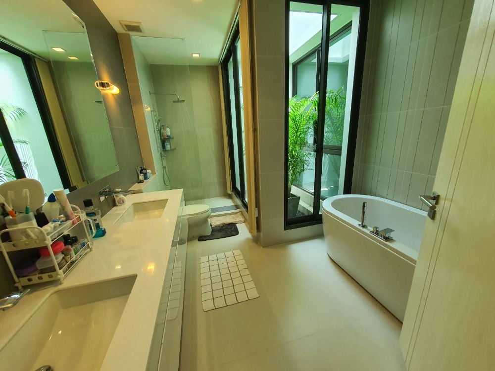 ขายบ้านเลียบทางด่วนรามอินทรา : ขายขาดทุน บ้านเดี่ยวหรู ระดับ Super Luxury โครงการบ้านกลางเมือง คลาสเซ่ (Baan Klang Muang CLASSE) เกษตรนวมินทร์ สุคันธสวัสดิ์ มัยลาภ