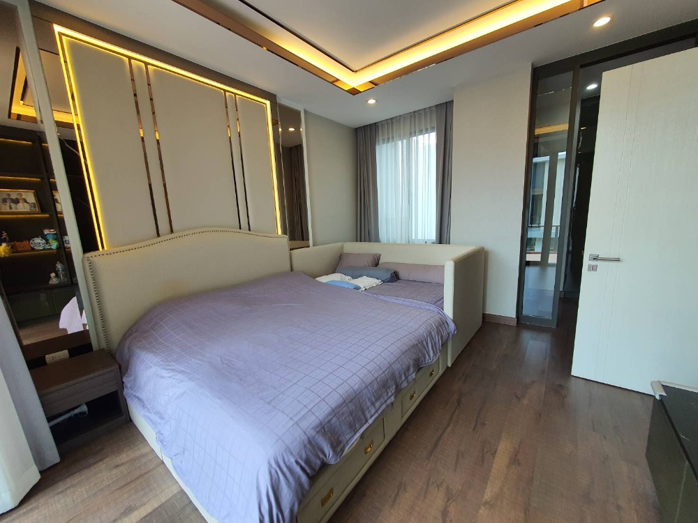 ขายบ้านเลียบทางด่วนรามอินทรา : ขายขาดทุน บ้านเดี่ยวหรู ระดับ Super Luxury โครงการบ้านกลางเมือง คลาสเซ่ (Baan Klang Muang CLASSE) เกษตรนวมินทร์ สุคันธสวัสดิ์ มัยลาภ