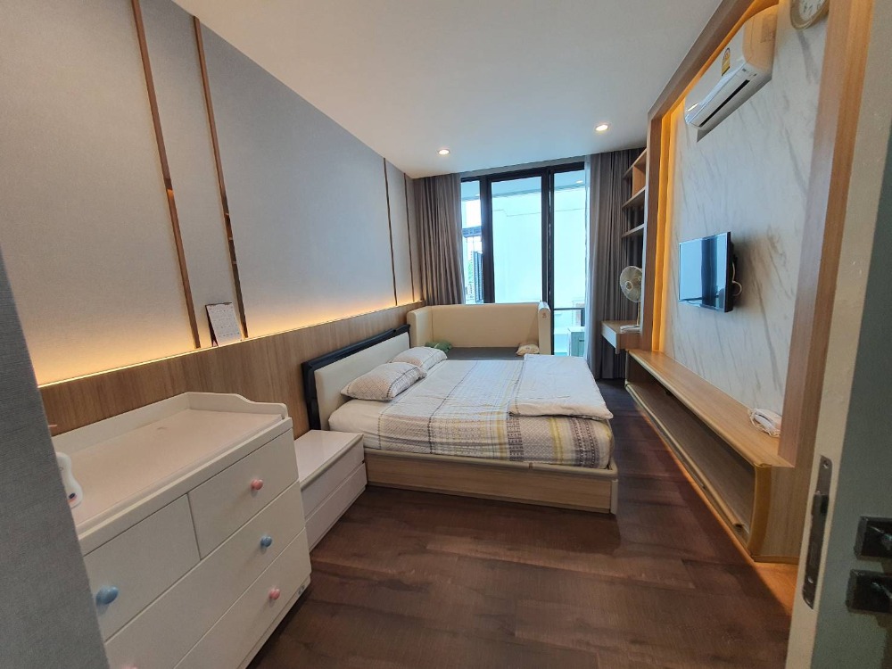 ขายบ้านเลียบทางด่วนรามอินทรา : ขายขาดทุน บ้านเดี่ยวหรู ระดับ Super Luxury โครงการบ้านกลางเมือง คลาสเซ่ (Baan Klang Muang CLASSE) เกษตรนวมินทร์ สุคันธสวัสดิ์ มัยลาภ