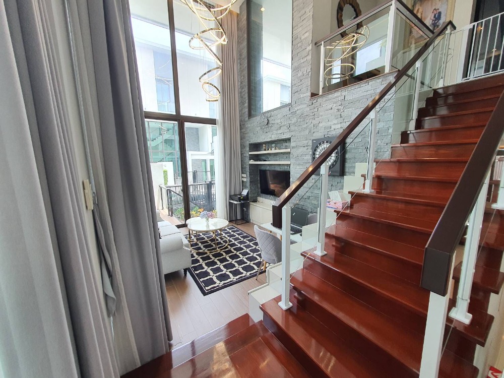 ขายบ้านเลียบทางด่วนรามอินทรา : ขายขาดทุน บ้านเดี่ยวหรู ระดับ Super Luxury โครงการบ้านกลางเมือง คลาสเซ่ (Baan Klang Muang CLASSE) เกษตรนวมินทร์ สุคันธสวัสดิ์ มัยลาภ