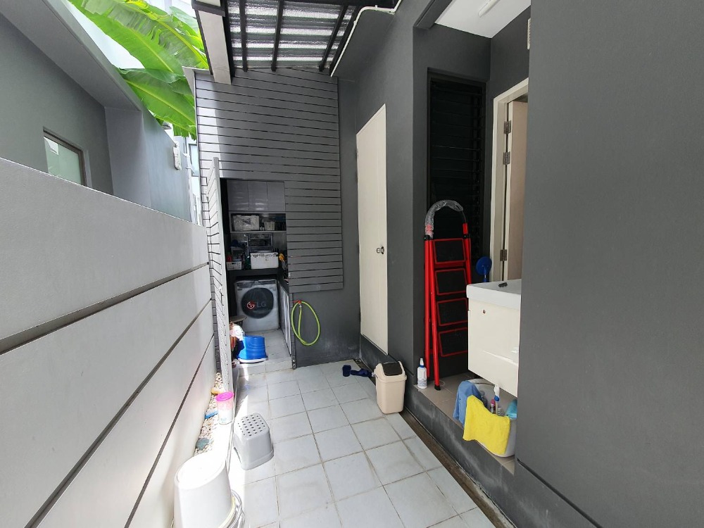 ขายบ้านเลียบทางด่วนรามอินทรา : ขายขาดทุน บ้านเดี่ยวหรู ระดับ Super Luxury โครงการบ้านกลางเมือง คลาสเซ่ (Baan Klang Muang CLASSE) เกษตรนวมินทร์ สุคันธสวัสดิ์ มัยลาภ