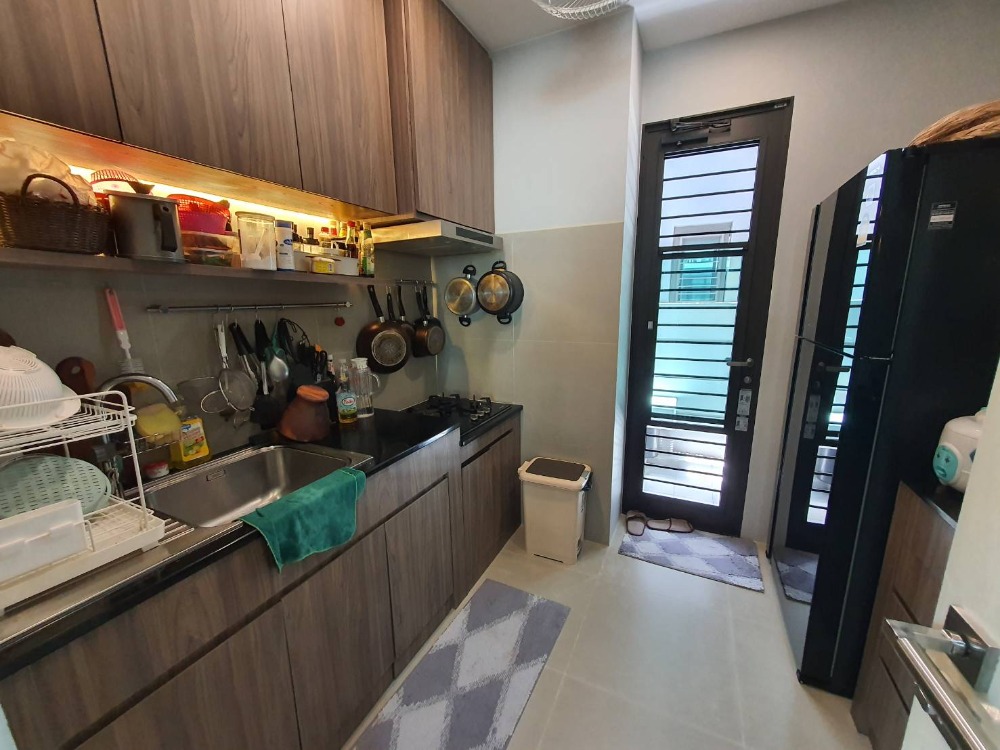 ขายบ้านเลียบทางด่วนรามอินทรา : ขายขาดทุน บ้านเดี่ยวหรู ระดับ Super Luxury โครงการบ้านกลางเมือง คลาสเซ่ (Baan Klang Muang CLASSE) เกษตรนวมินทร์ สุคันธสวัสดิ์ มัยลาภ