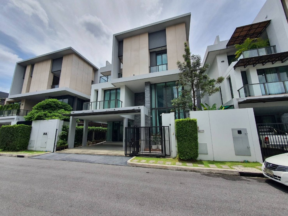 ขายบ้านเลียบทางด่วนรามอินทรา : ขายขาดทุน บ้านเดี่ยวหรู ระดับ Super Luxury โครงการบ้านกลางเมือง คลาสเซ่ (Baan Klang Muang CLASSE) เกษตรนวมินทร์ สุคันธสวัสดิ์ มัยลาภ