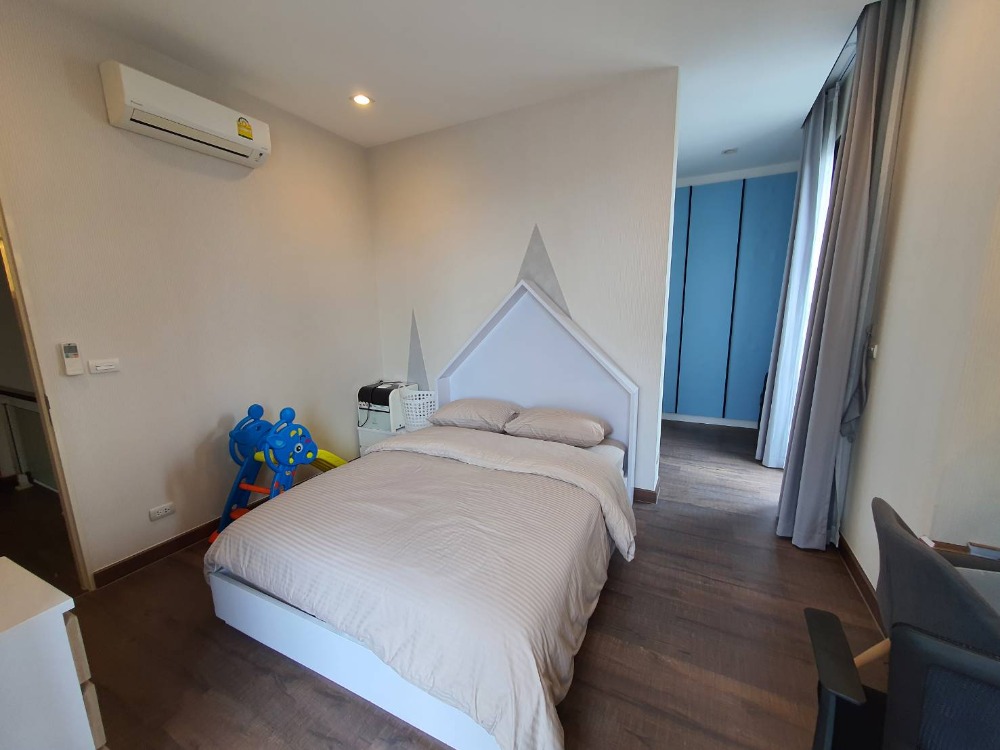 ขายบ้านเลียบทางด่วนรามอินทรา : ขายขาดทุน บ้านเดี่ยวหรู ระดับ Super Luxury โครงการบ้านกลางเมือง คลาสเซ่ (Baan Klang Muang CLASSE) เกษตรนวมินทร์ สุคันธสวัสดิ์ มัยลาภ