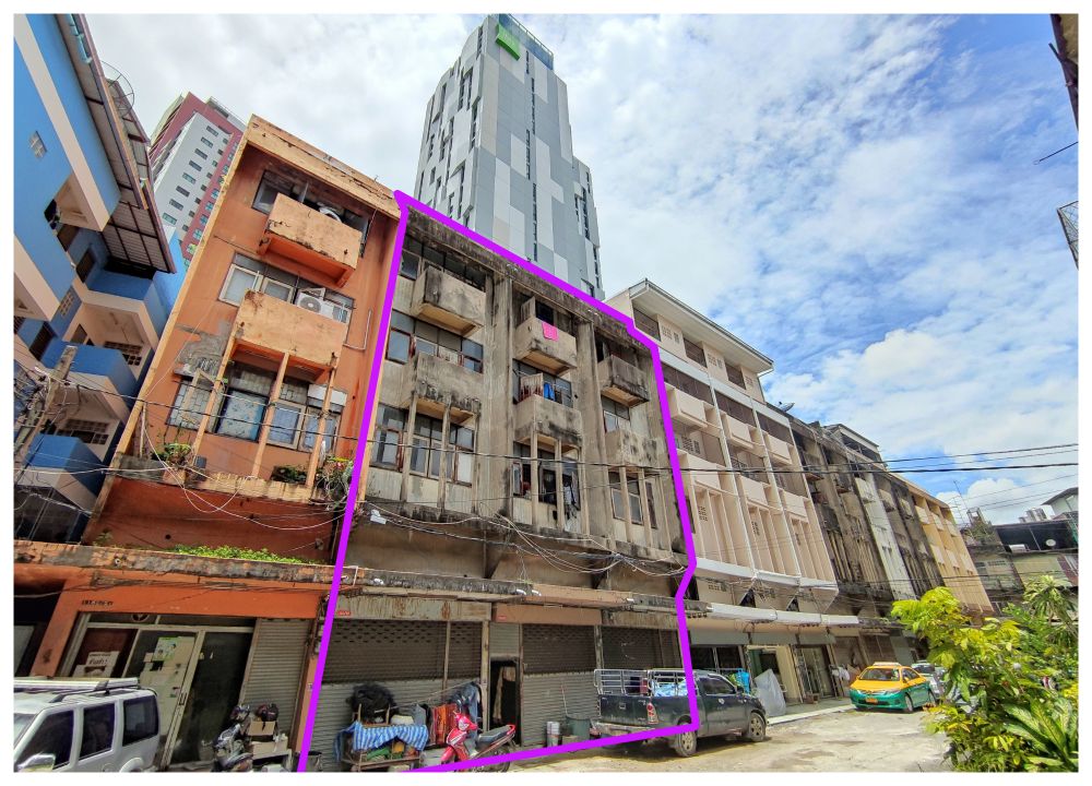 For SaleShop HouseOnnut, Udomsuk : Commercial building for sale, 4 and a half floors, 3 units, 42 sq wa. (Soi Sukhumvit 48), near BTS Phra Khanong 550 m.
