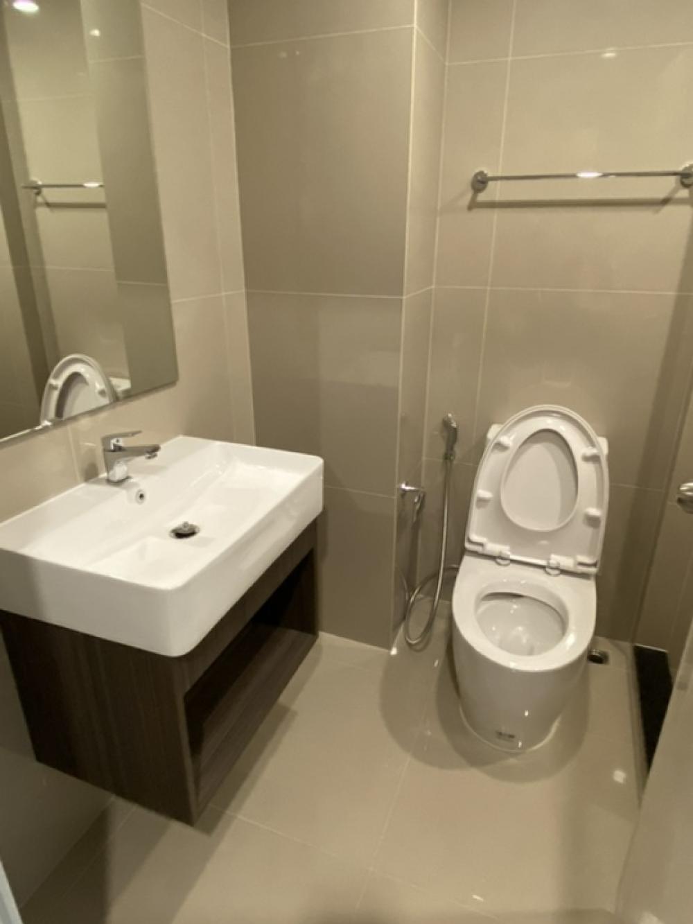 For SaleCondoPinklao, Charansanitwong : Down payment sale 🔥 River view 1 bed 31 sq. m. 2.19 million baht. If interested, contact 0838079364 Patch.