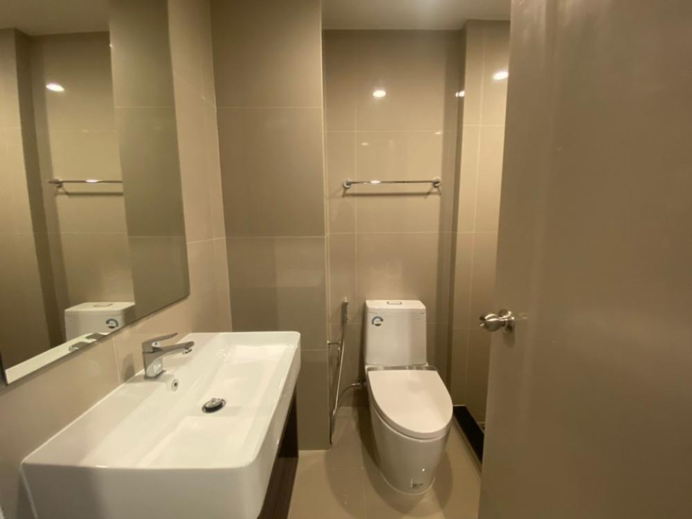 For SaleCondoPinklao, Charansanitwong : River view 26 sq m. 2.99 million baht. Interested, please contact call/Line 0646428664 Patch