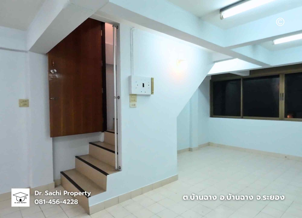 For SaleShop HouseRayong : Commercial building, Ban Chang, newly renovated, 3 and a half floors, good location, near Sukhumvit Road, Rayong Province