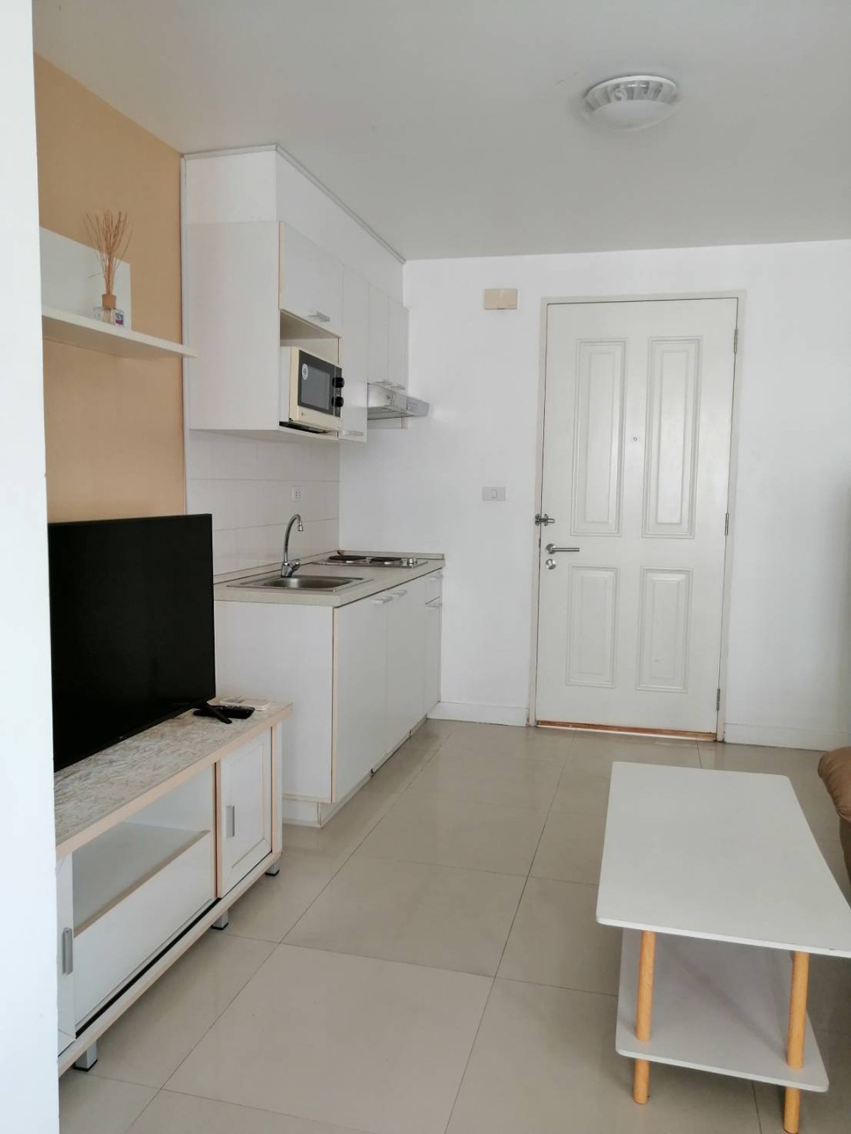 ให้เช่าคอนโดสุขุมวิท อโศก ทองหล่อ : Hot Price for rent Clover Thonglor (โคลเวอร์ ทองหล่อ) ราคาถูกที่สุด ห้องสวย🔥