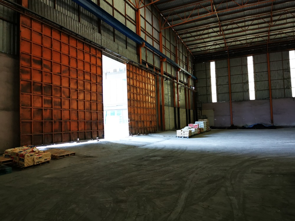 For SaleWarehousePathum Thani,Rangsit, Thammasat : Large warehouse with office and retail space for sale!
