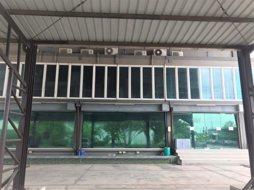 For SaleWarehousePathum Thani,Rangsit, Thammasat : Large warehouse with office and retail space for sale!
