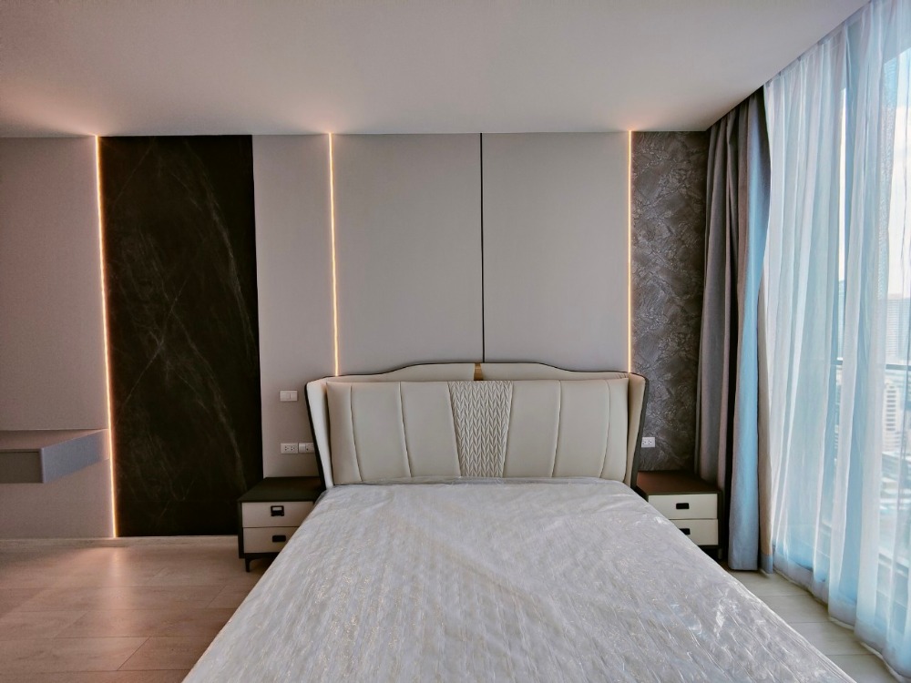 For RentCondoWitthayu, Chidlom, Langsuan, Ploenchit : Brand new modern luxury Noble Ploenchit 2bedroom2bathroom with private lift