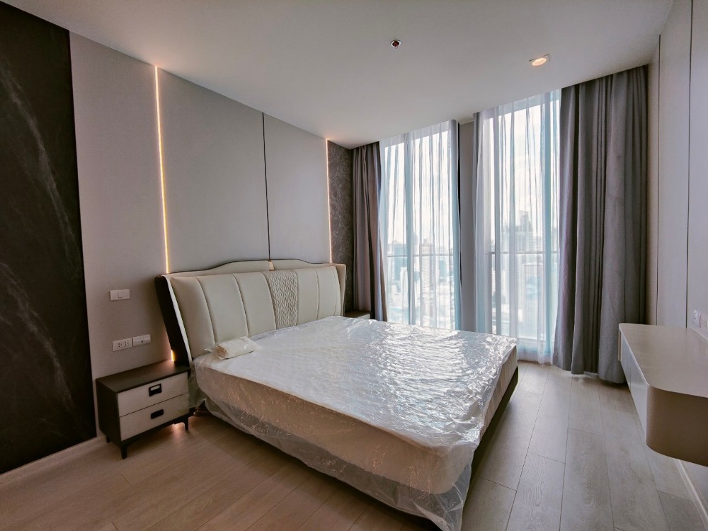 For RentCondoWitthayu, Chidlom, Langsuan, Ploenchit : Brand new modern luxury Noble Ploenchit 2bedroom2bathroom with private lift