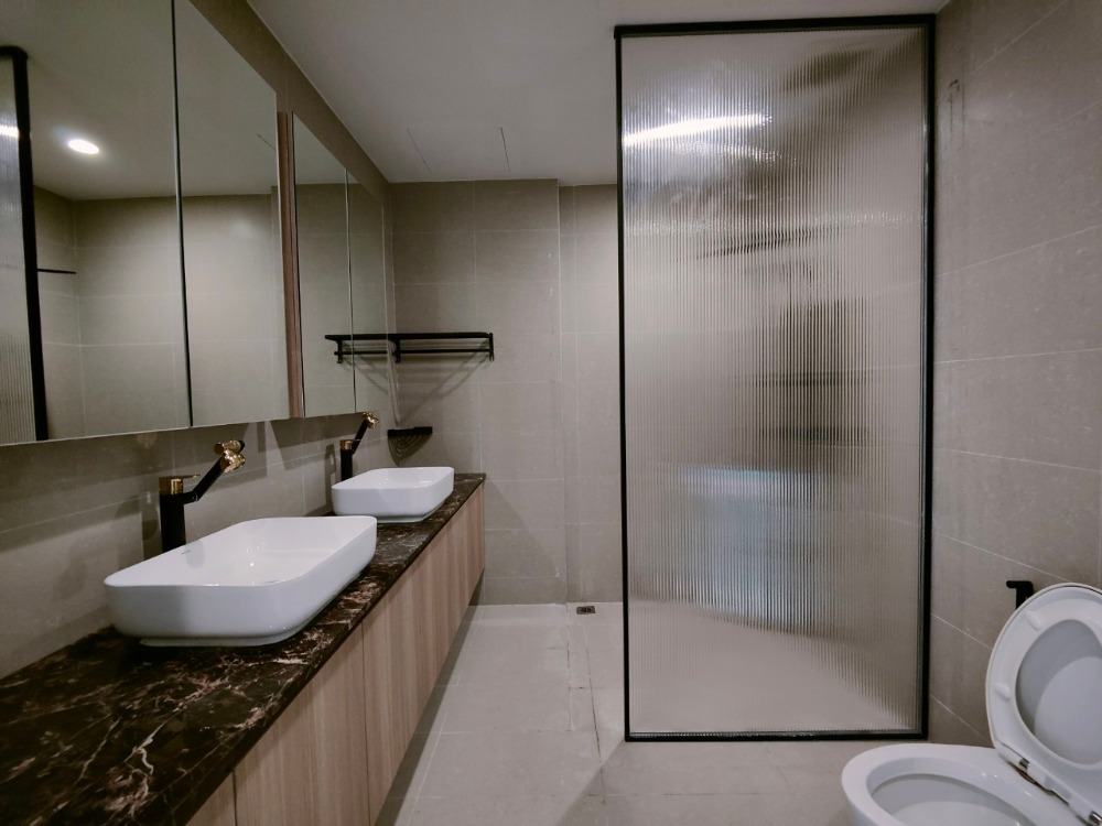 For RentCondoWitthayu, Chidlom, Langsuan, Ploenchit : Brand new modern luxury Noble Ploenchit 2bedroom2bathroom with private lift