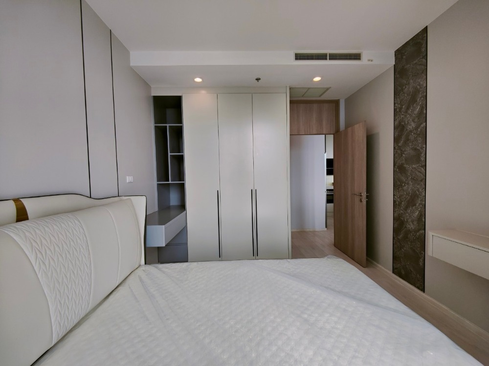 For RentCondoWitthayu, Chidlom, Langsuan, Ploenchit : Brand new modern luxury Noble Ploenchit 2bedroom2bathroom with private lift