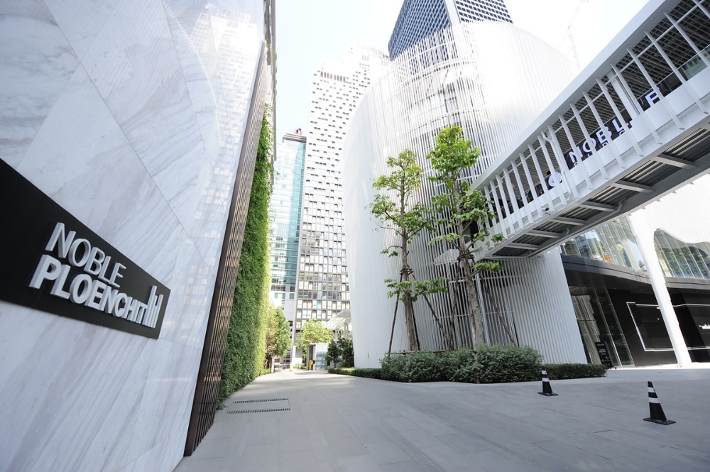 For RentCondoWitthayu, Chidlom, Langsuan, Ploenchit : Brand new modern luxury Noble Ploenchit 2bedroom2bathroom with private lift