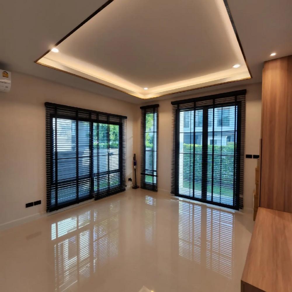For SaleHousePathum Thani,Rangsit, Thammasat : Single house for sale, Setthasiri, Bangkok-Pathum Thani. Next to Laura Ville golf course, shady, green (Type Glory, the last house to see the golf course + ready to decorate)🔥