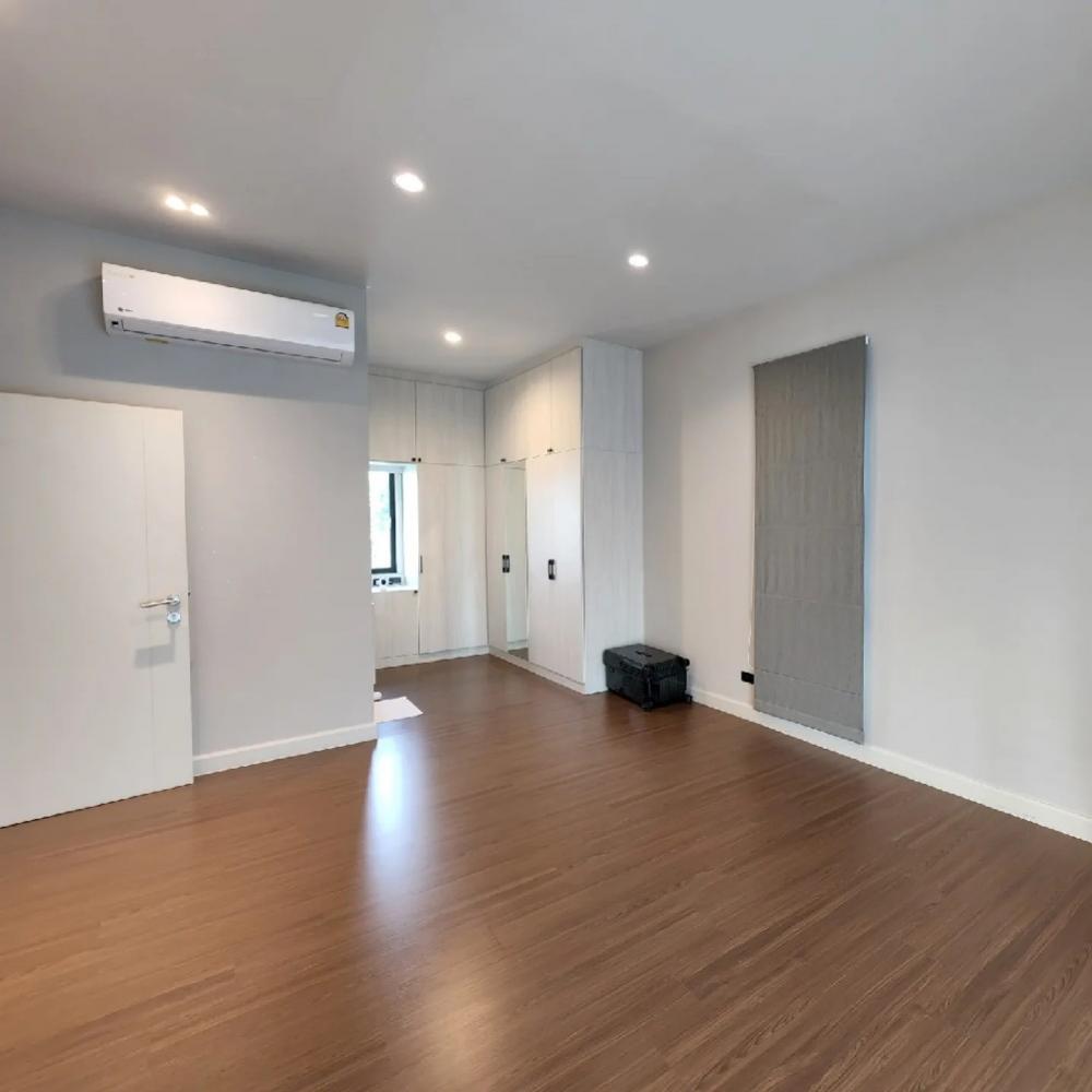 For SaleHousePathum Thani,Rangsit, Thammasat : Single house for sale, Setthasiri, Bangkok-Pathum Thani. Next to Laura Ville golf course, shady, green (Type Glory, the last house to see the golf course + ready to decorate)🔥