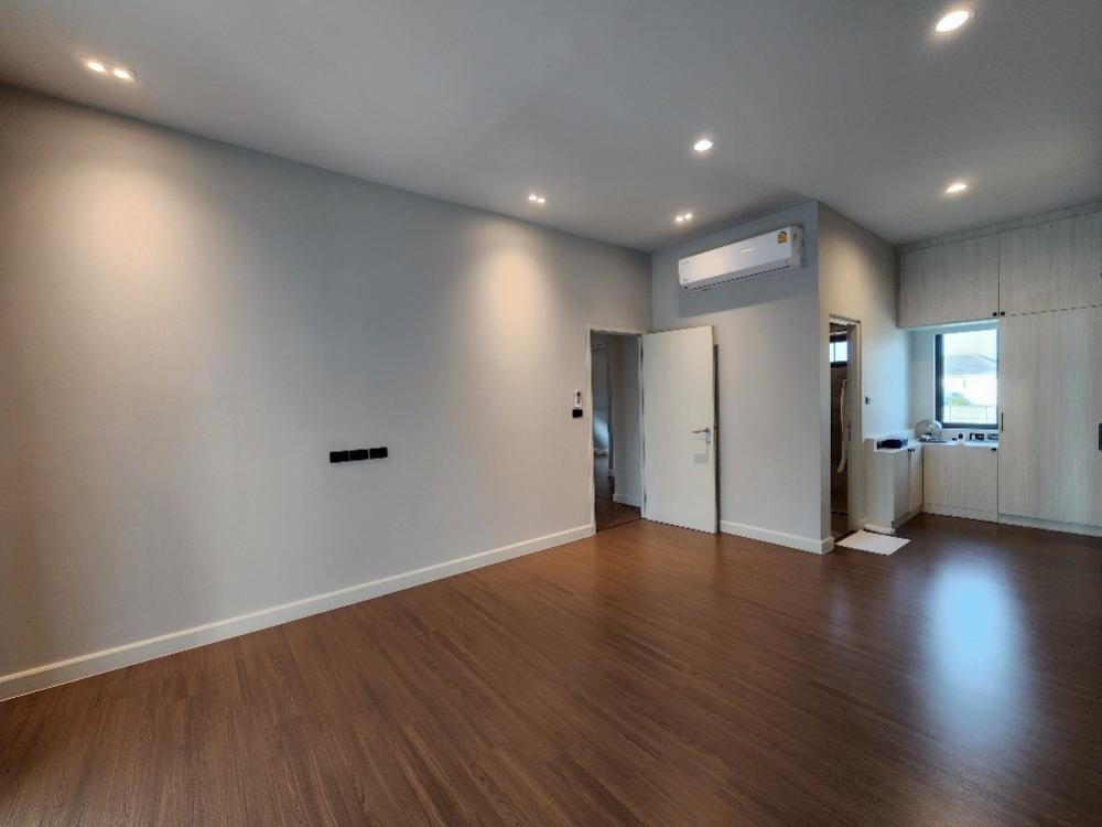 For SaleHousePathum Thani,Rangsit, Thammasat : Single house for sale, Setthasiri, Bangkok-Pathum Thani. Next to Laura Ville golf course, shady, green (Type Glory, the last house to see the golf course + ready to decorate)🔥
