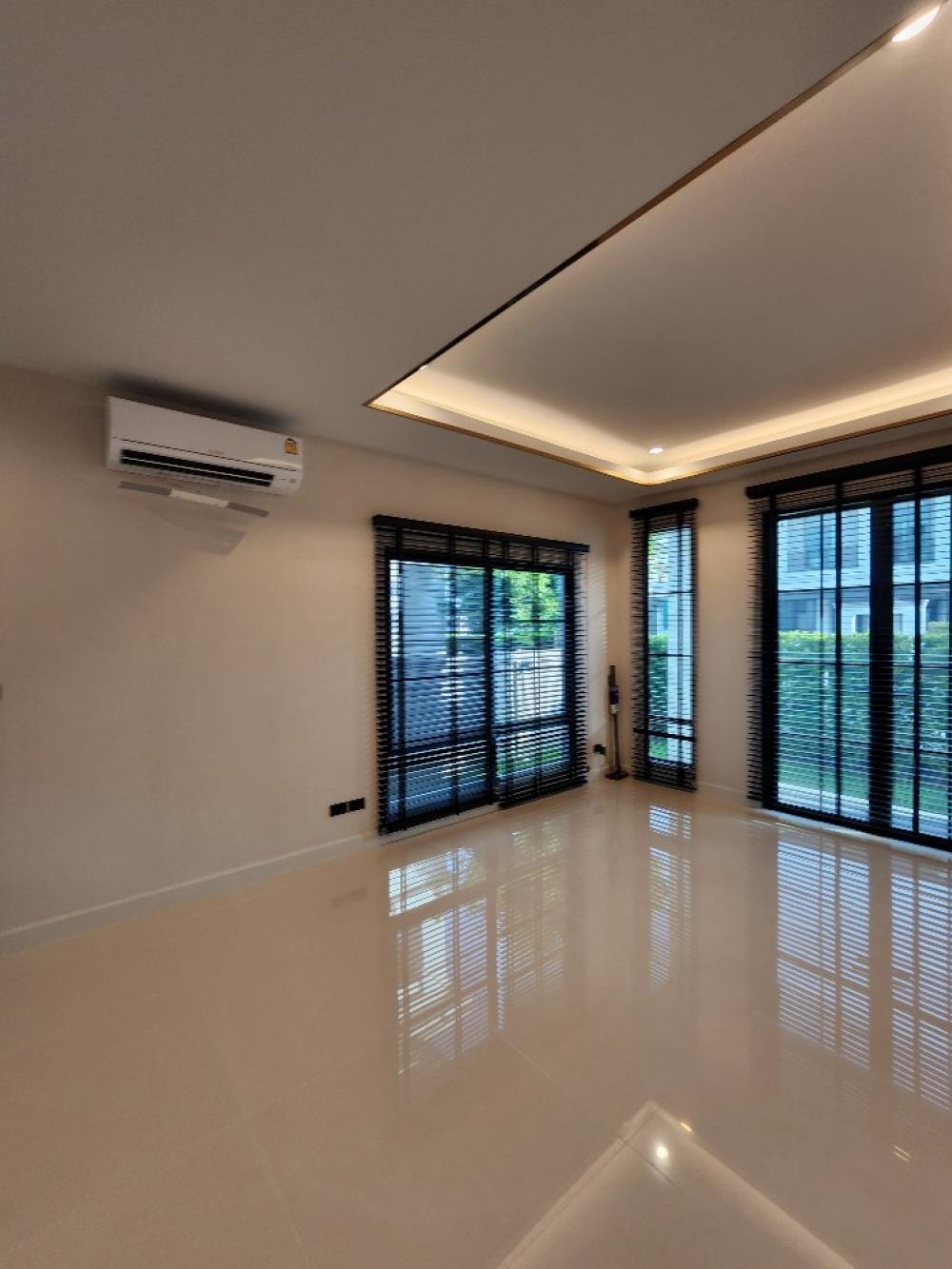 For SaleHousePathum Thani,Rangsit, Thammasat : Single house for sale, Setthasiri, Bangkok-Pathum Thani. Next to Laura Ville golf course, shady, green (Type Glory, the last house to see the golf course + ready to decorate)🔥