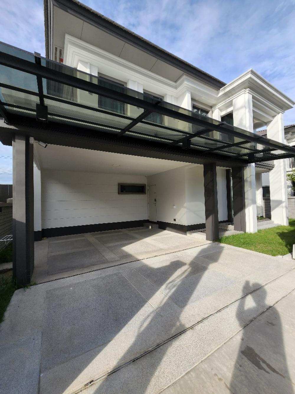 For SaleHousePathum Thani,Rangsit, Thammasat : Single house for sale, Setthasiri, Bangkok-Pathum Thani. Next to Laura Ville golf course, shady, green (Type Glory, the last house to see the golf course + ready to decorate)🔥