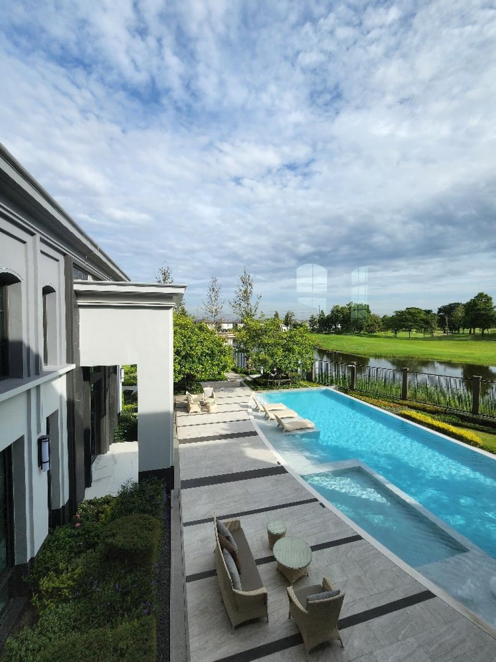 For SaleHousePathum Thani,Rangsit, Thammasat : Single house for sale, Setthasiri, Bangkok-Pathum Thani. Next to Laura Ville golf course, shady, green (Type Glory, the last house to see the golf course + ready to decorate)🔥