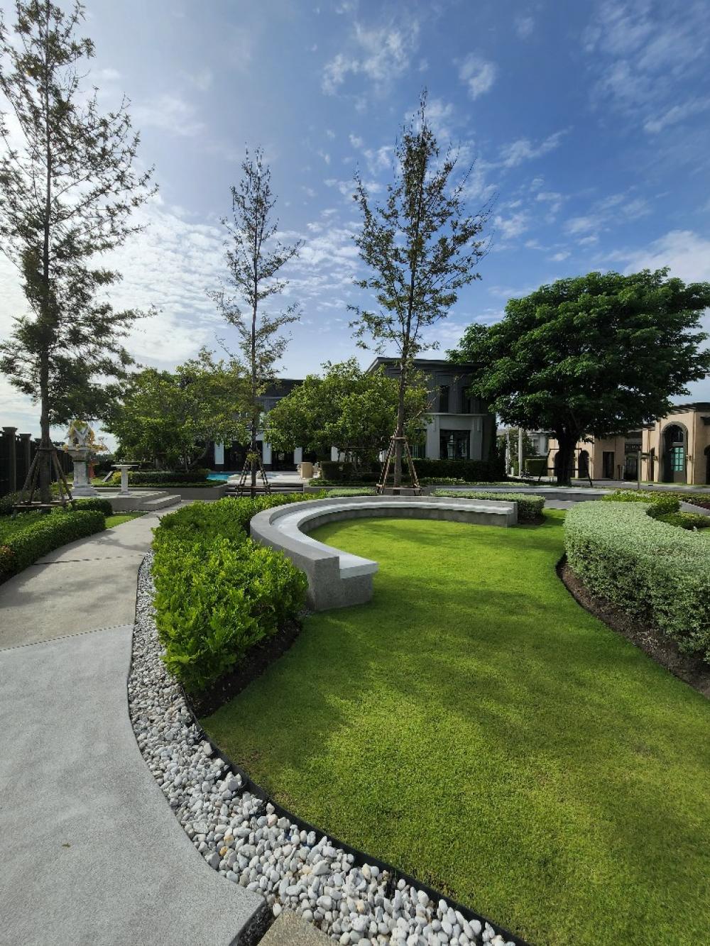 For SaleHousePathum Thani,Rangsit, Thammasat : Single house for sale, Setthasiri, Bangkok-Pathum Thani. Next to Laura Ville golf course, shady, green (Type Glory, the last house to see the golf course + ready to decorate)🔥