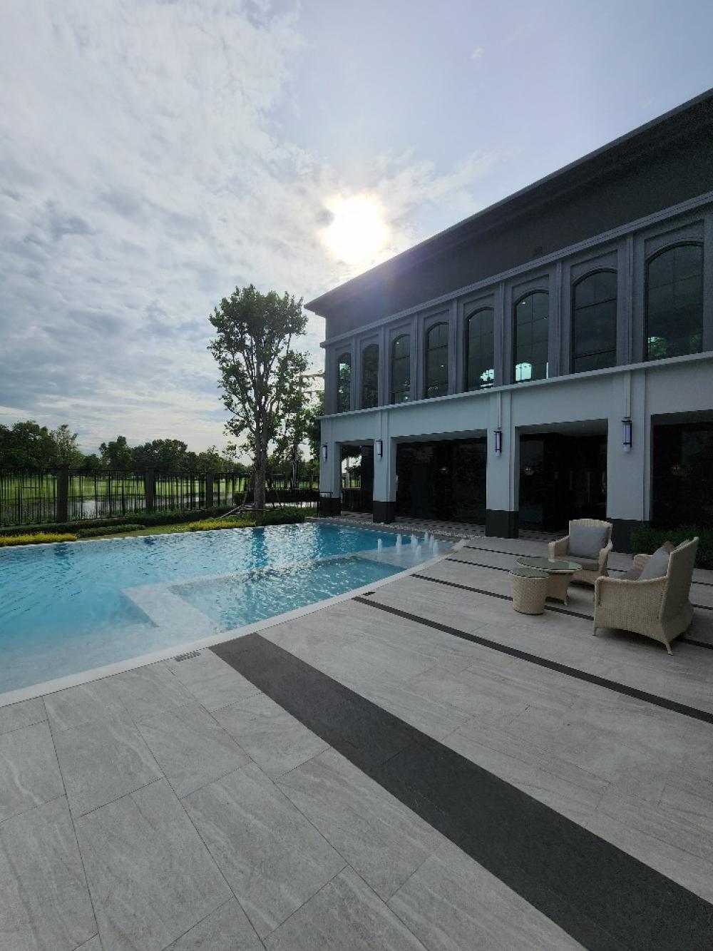 For SaleHousePathum Thani,Rangsit, Thammasat : Single house for sale, Setthasiri, Bangkok-Pathum Thani. Next to Laura Ville golf course, shady, green (Type Glory, the last house to see the golf course + ready to decorate)🔥