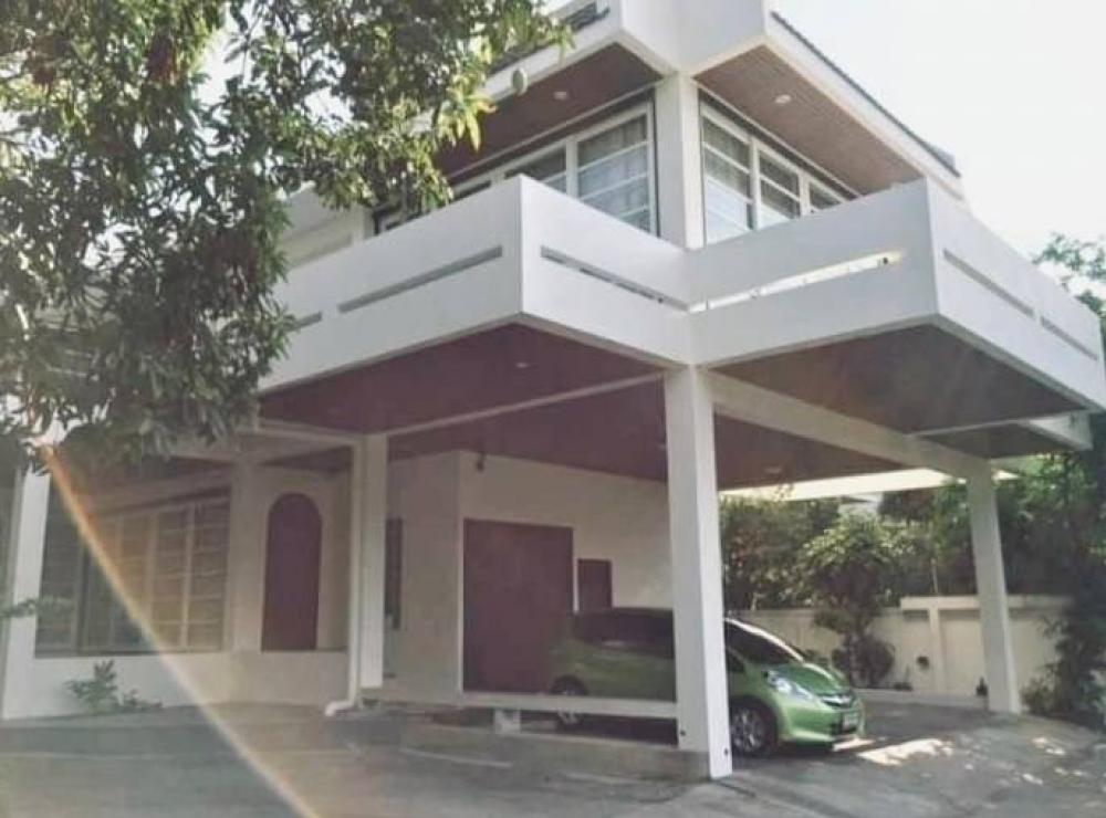 For RentHome OfficeOnnut, Udomsuk : HOME OFFICE Detached house style 🏡 Sukhumvit 71 - Phra Khanong with parking 🚗 15 cars!!!