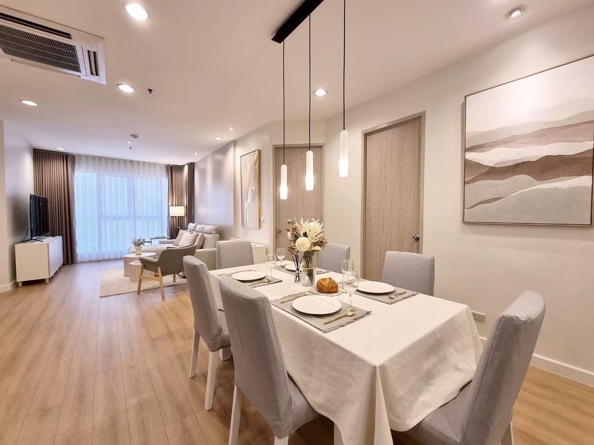 ให้เช่าคอนโดสุขุมวิท อโศก ทองหล่อ : ให้เช่า RENOVATED Citismart สุขุมวิท 18 3 นอน/ 3 น้ำ, 123 ตรม. ชั้น15+, เดินถึง BTS อโศก/ MRTสุขุมวิท