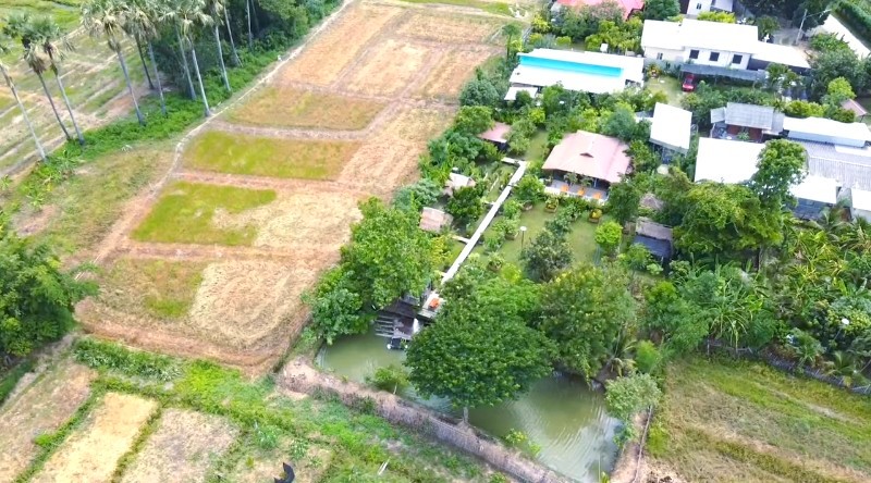 ขายร้านค้า/ตลาดนัดเชียงใหม่ : ขายที่ดิน พร้อมร้านอาหาร ขนาด 1 ไร่ 2 งาน 85 ตารางวา ตำบลสันโป่ง อำเภอแม่ริม จังหวัดเชียงใหม่